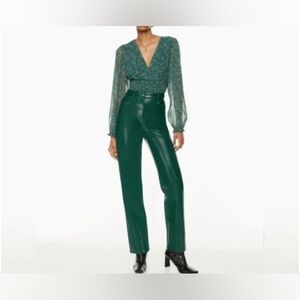 Women’s WILFRED Aritzia stretchy faux leather high‎ waisted green pants size 2